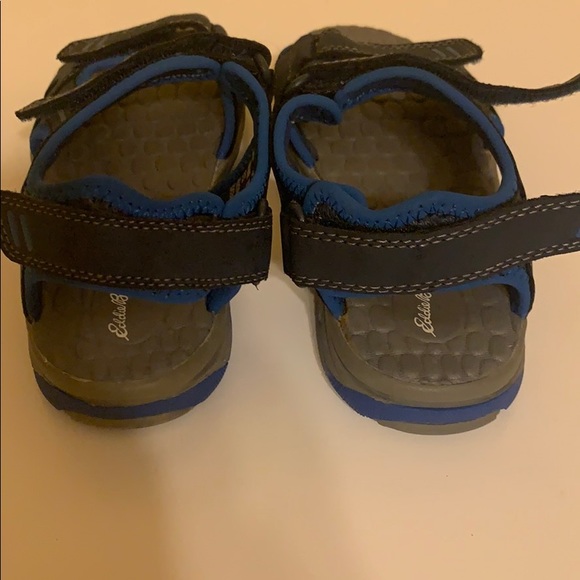 Kid’s Eddie Bauer sandals - Picture 3 of 8